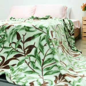 100% Recycled Polyester Frosted Printed Plush Blanket (Leaves)