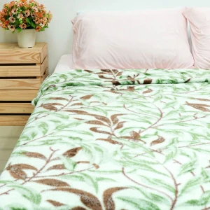 100% Recycled Polyester Frosted Printed Plush Blanket (Leaves)