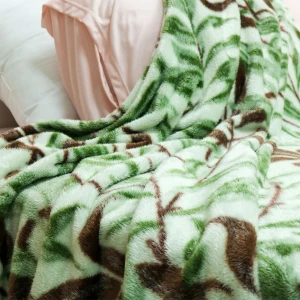 100% Recycled Polyester Frosted Printed Plush Blanket (Leaves)