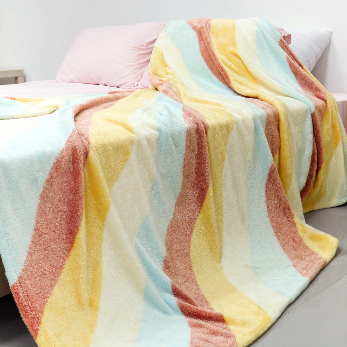 100% Recycled Polyester Frosted Printed Plush Blanket (Summer Stripes)