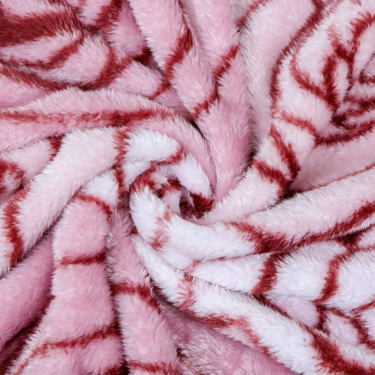 100% Recycled Polyester Frosted Printed Plush Blanket (Pink Roses)