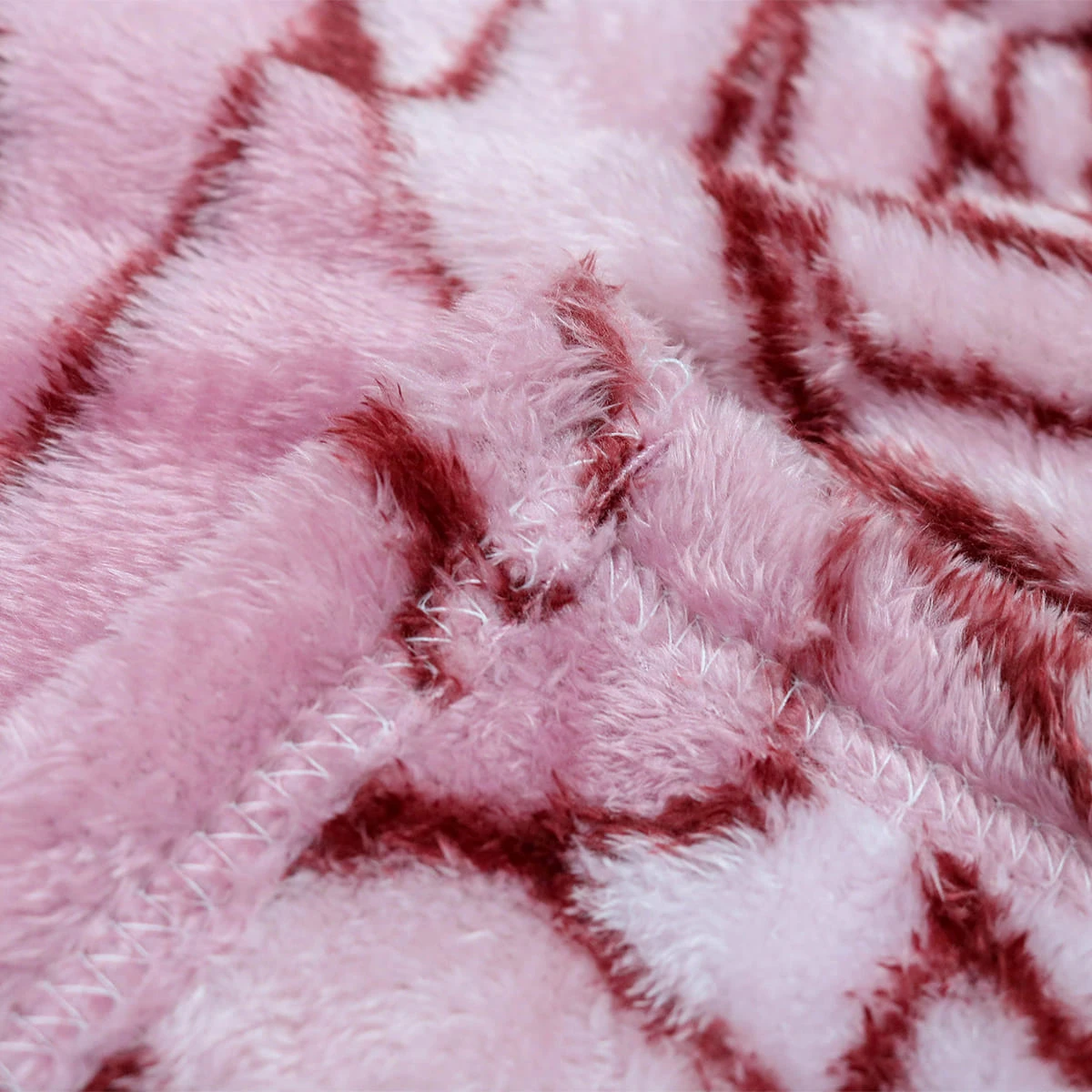 100% Recycled Polyester Frosted Printed Plush Blanket (Pink Roses)