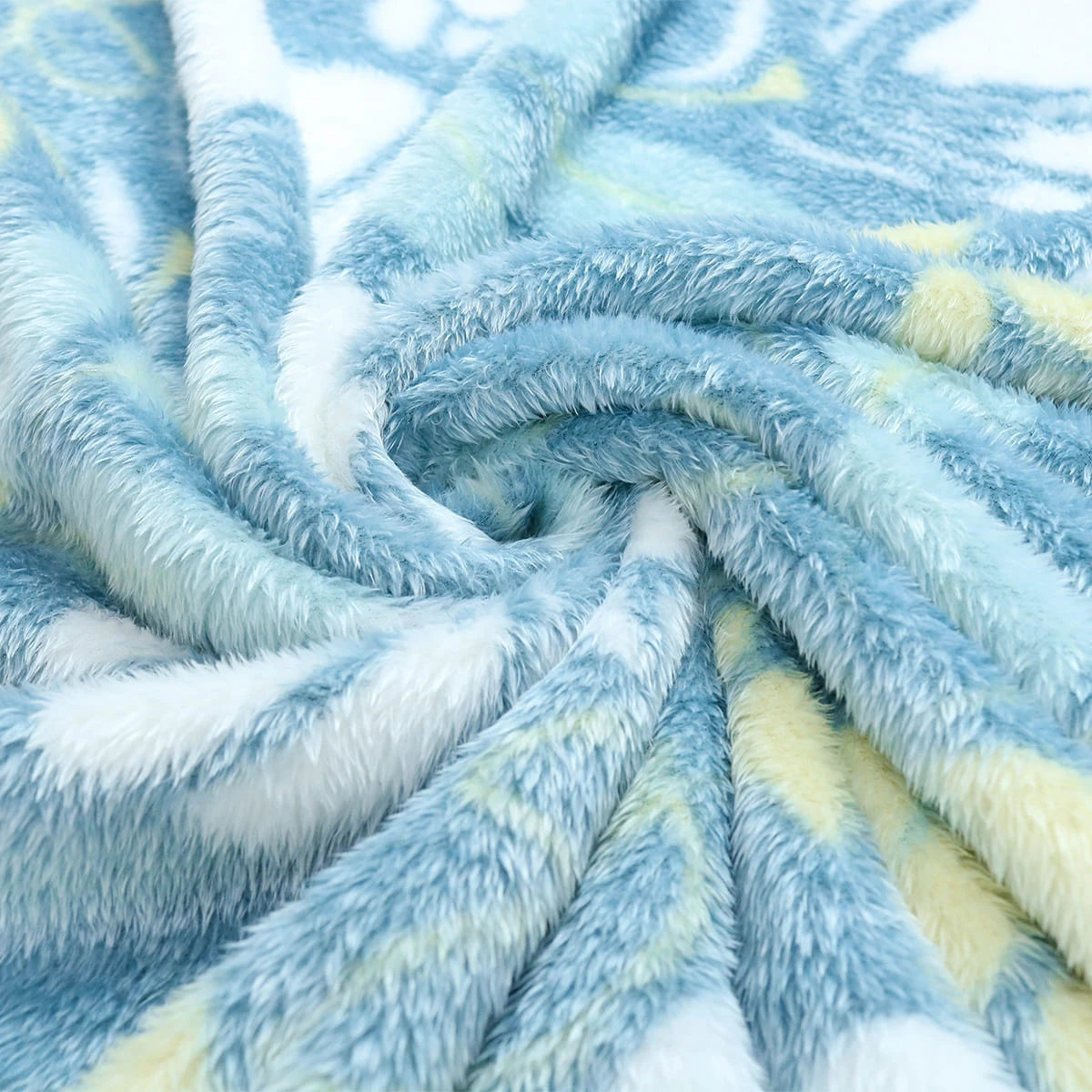 100% Recycled Polyester Frosted Printed Plush Blanket (Blue Flowers)