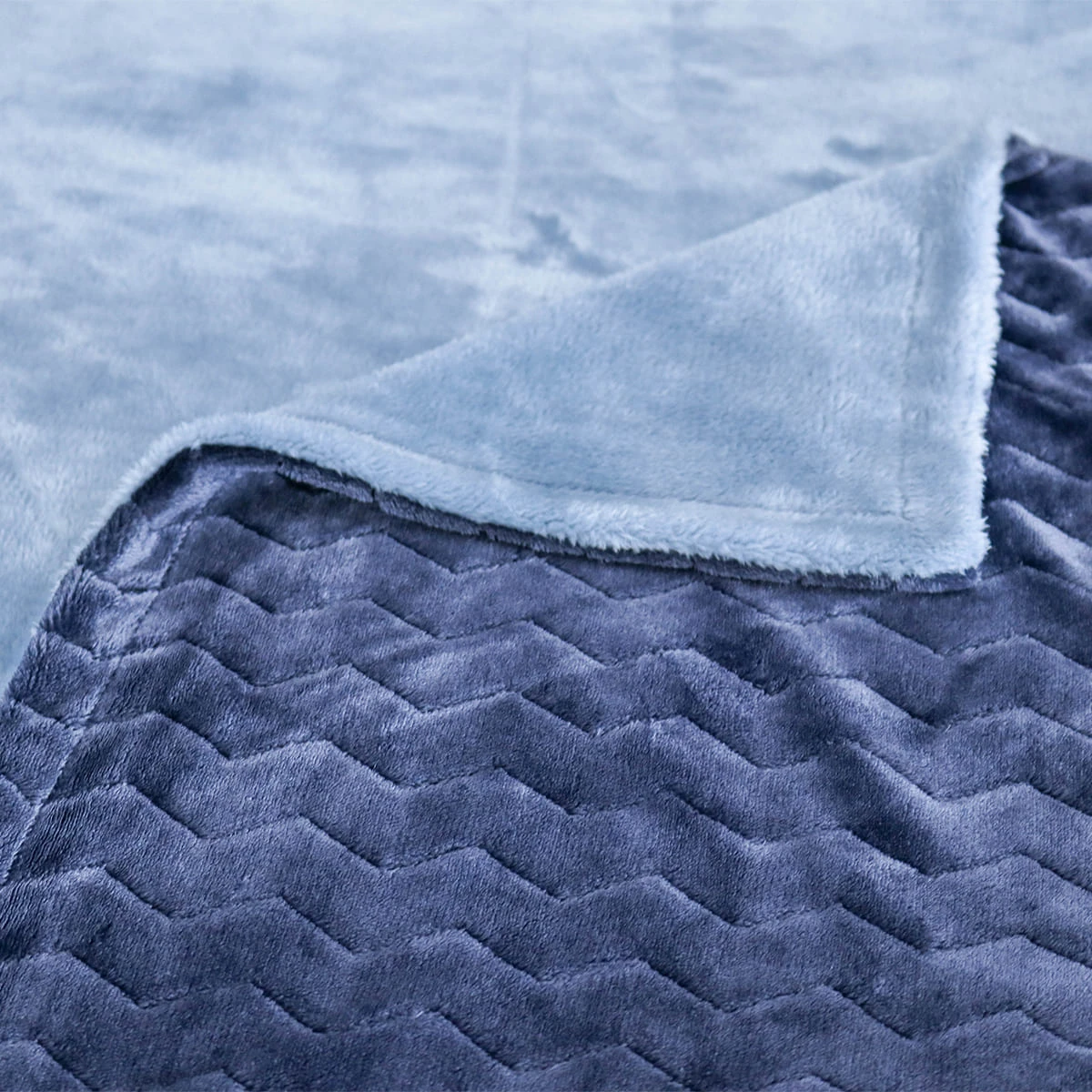 100% Recycled Polyester Zig Zag Pattern Jacquard Flannel Reversible Plush Blanket (Navy, Blue)