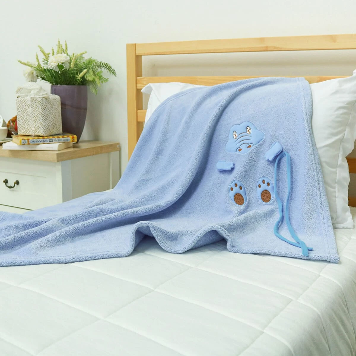 3D Crocodile Embroidery Plush Baby Blanket (Blue)