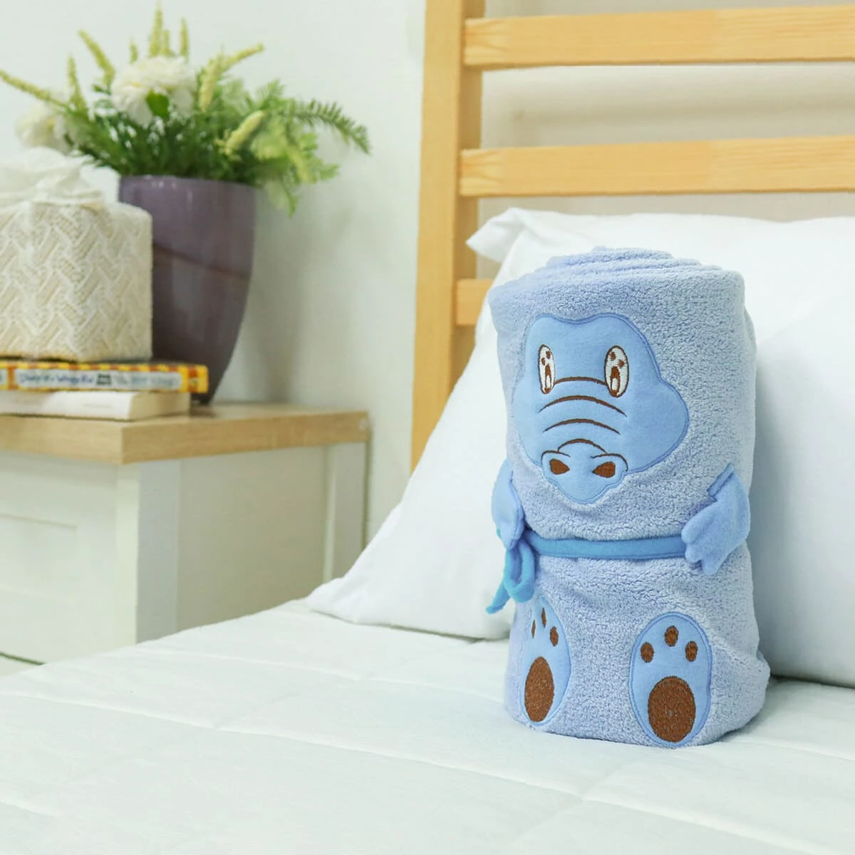 3D Crocodile Embroidery Plush Baby Blanket (Blue)