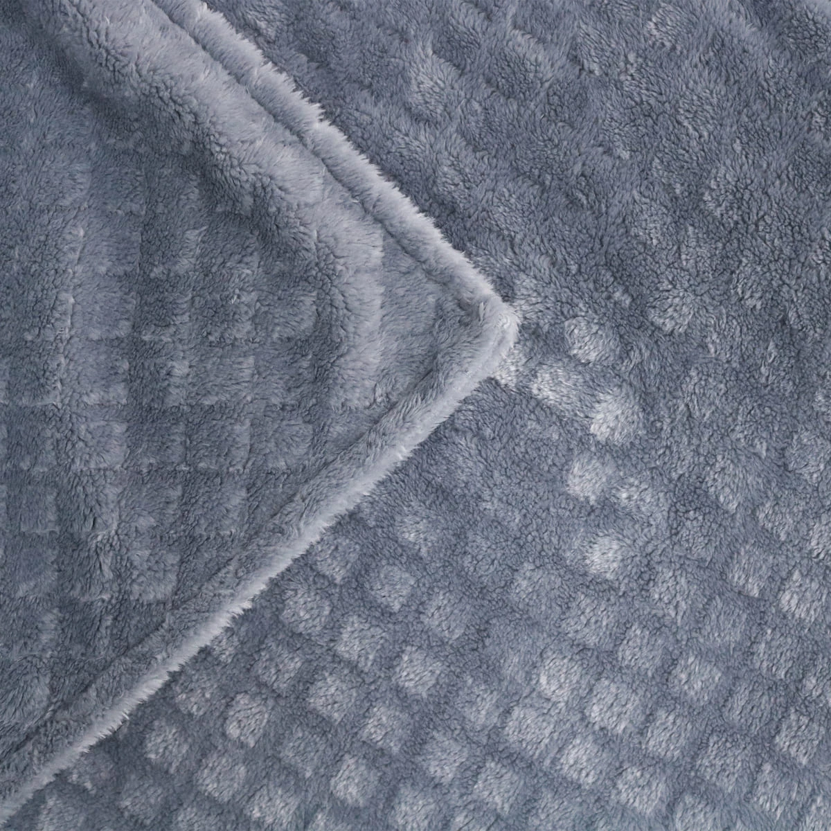 3D Lattice Pattern Flannel Blanket (Silver Grey)