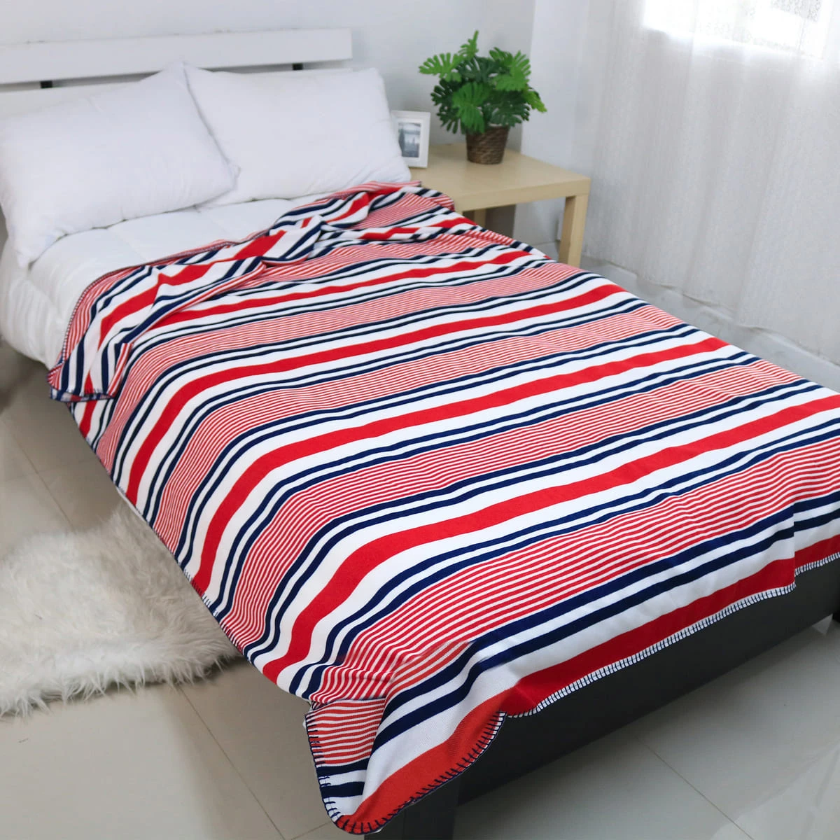 Classic Stripe Pattern Printed Sweater Blanket (Red,Navy,White)