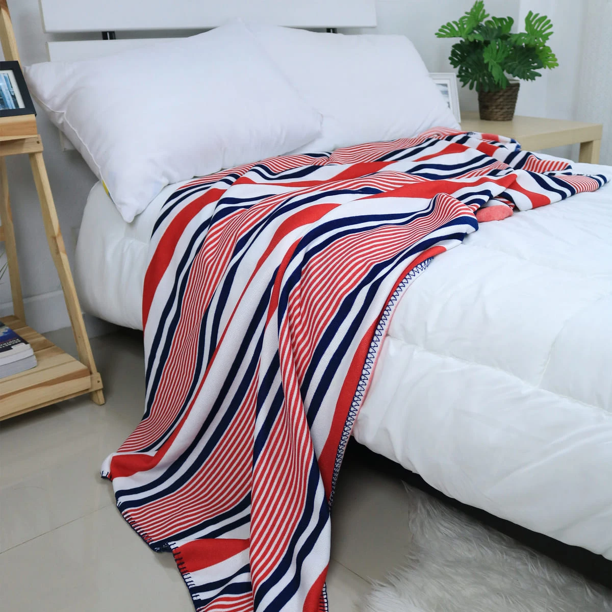 Classic Stripe Pattern Printed Sweater Blanket (Red,Navy,White)