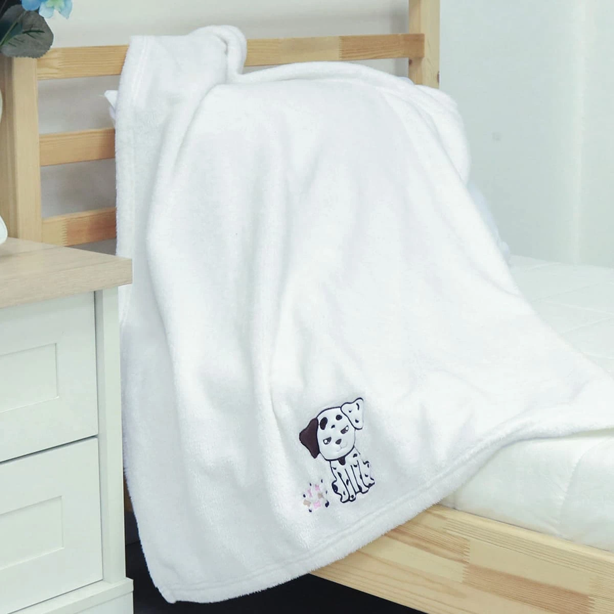 Fast Embroidery Plush Baby Blanket (White)