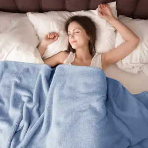 Fino Plush Blanket | Light Blue