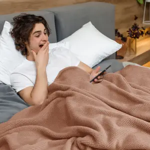Fino Plush Blanket | Thin Striped Textured | Brown