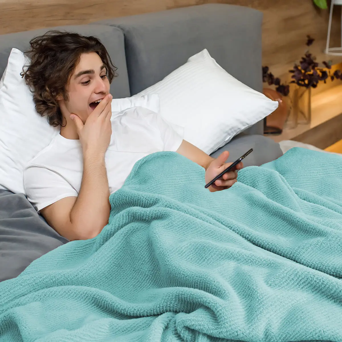 Fino Plush Blanket | Thin Striped Textured | Mint Green