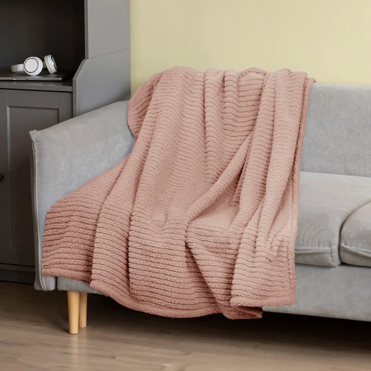 Fino Plush Throw | Bold Striped Textured | Brown