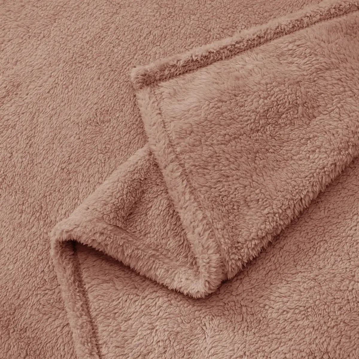Fino Plush Throw | Brown