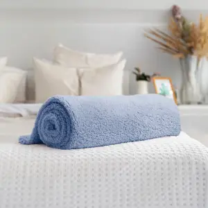 Fino Plush Throw | Light Blue