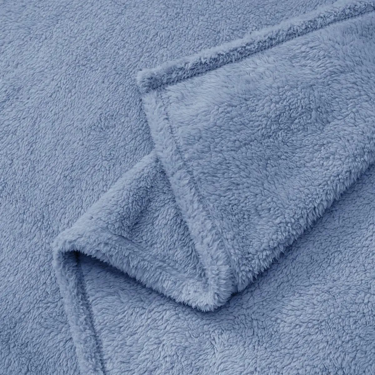 Fino Plush Throw | Light Blue
