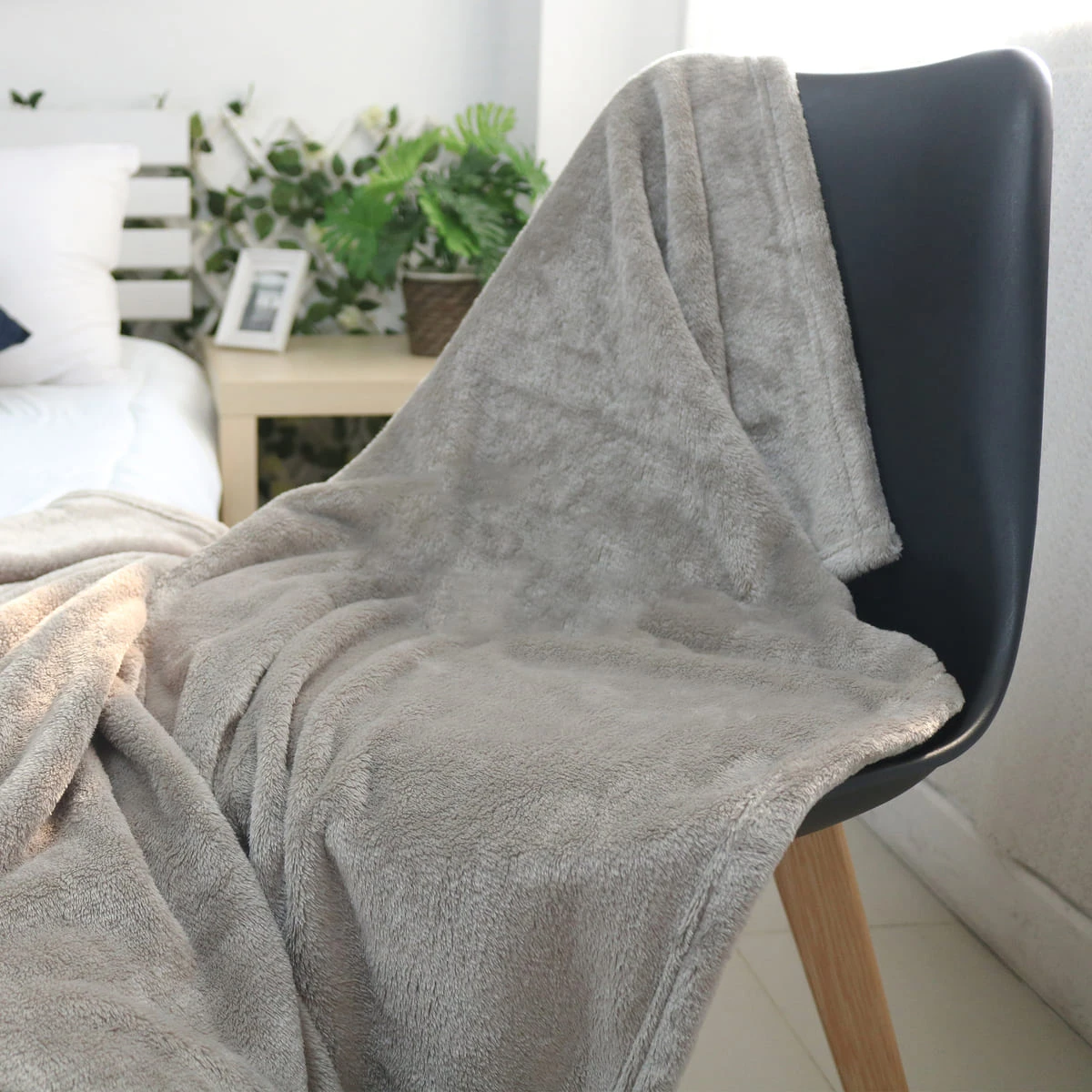 Flannel Throw (Grey)