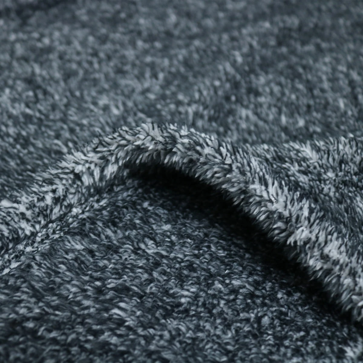 Frosted Plush Blanket (Black)