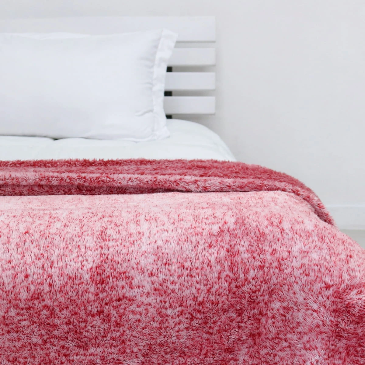 Frosted Plush Blanket (Red)
