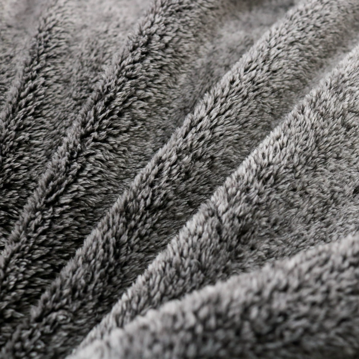 Frosted Plush Blanket (Black)