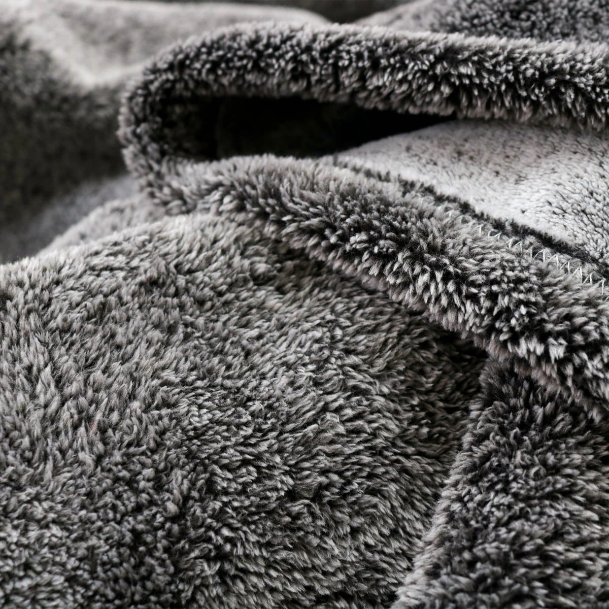 Frosted Plush Blanket (Black)