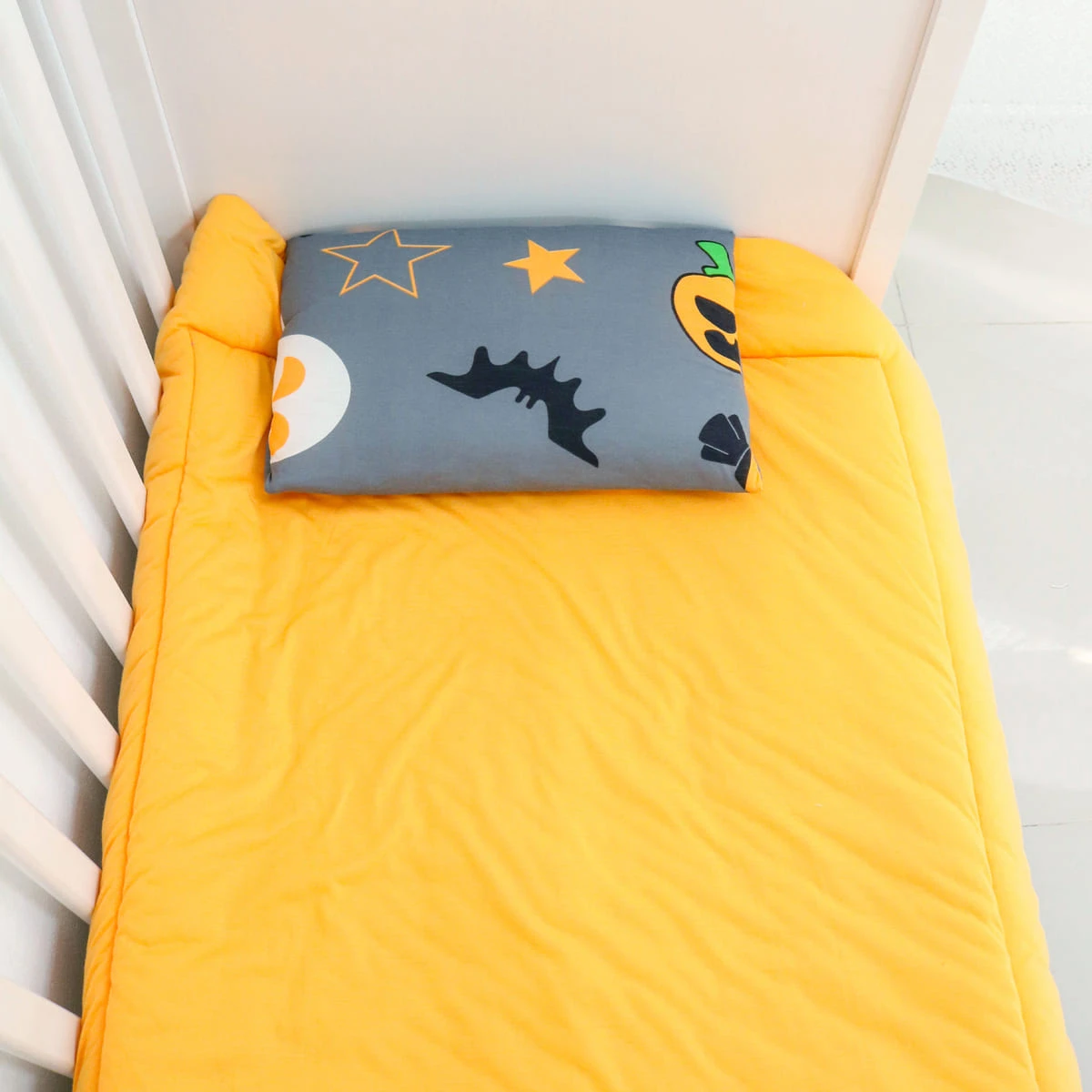 Halloween Printed Reversible Quilt Carry-on Mattress