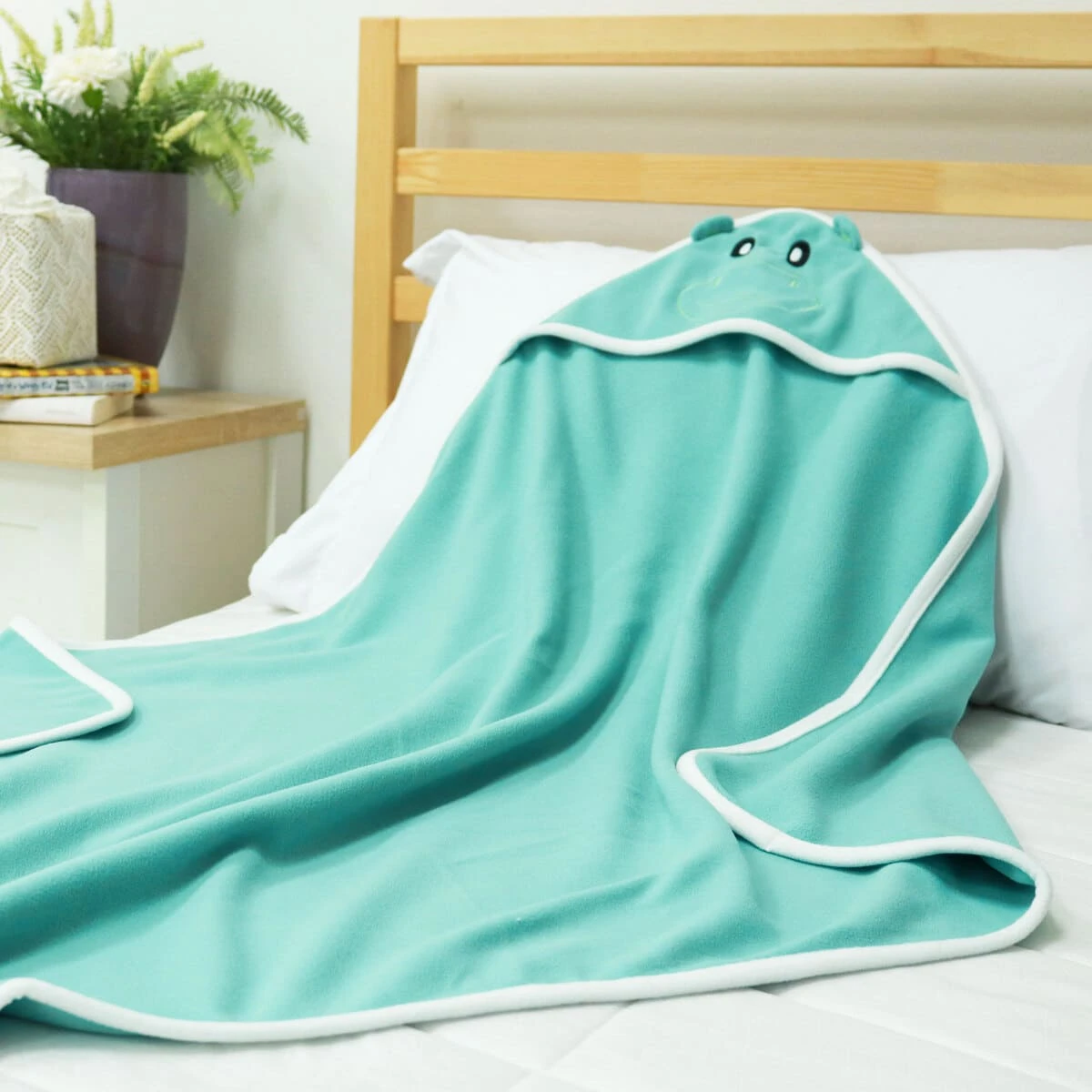 Hippopotamus Embroidery Fleece Hooded Baby Blanket (Turquoise)