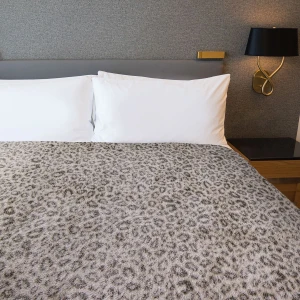 Leopard Frosted Printed Plush Blanket (Brown)