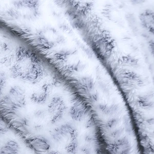 Leopard Frosted Printed Plush Blanket (White)