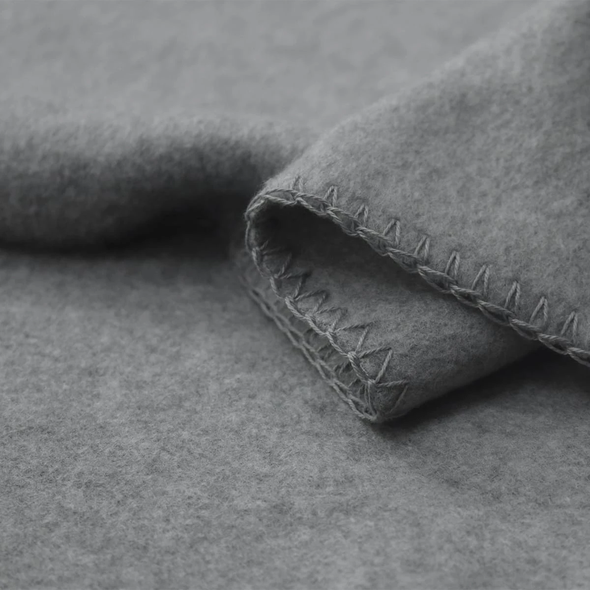 No-Dye Melange Fleece Throw | Double-Sided Brushed | Classic Grey Shade