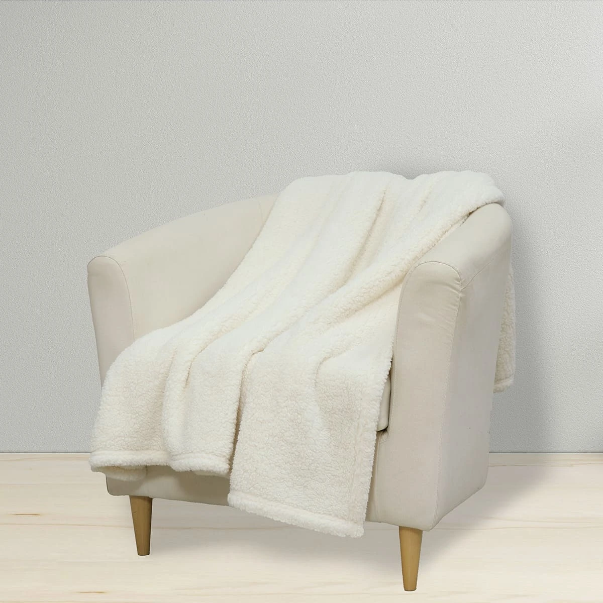 Pastel Color Sherpa Throw (Cream)