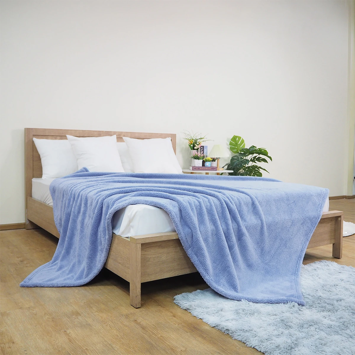 Fashion Hometex: Blanket Supplier |  Ready-to-ship Sable Plush Blanket (Light Blue)