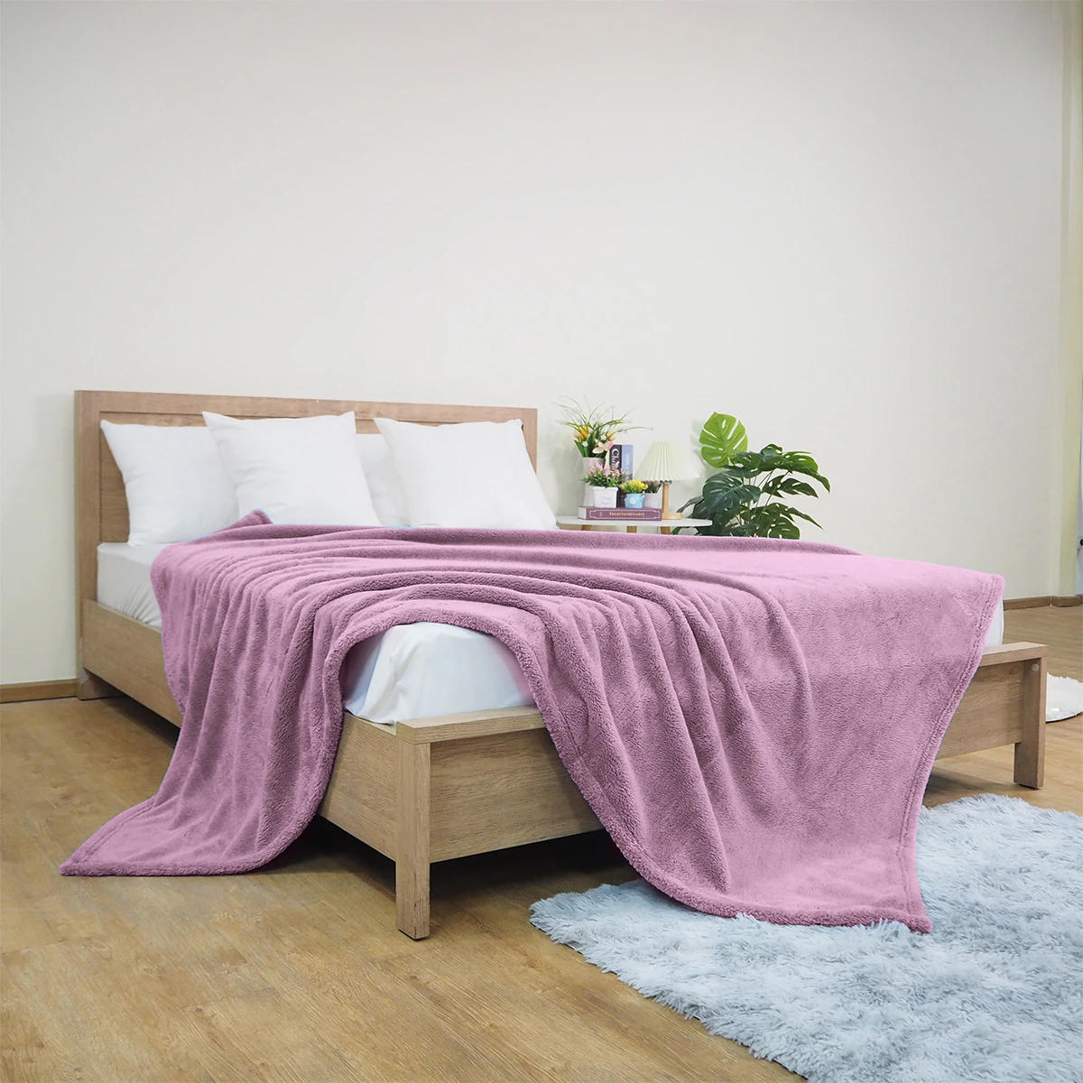 Fashion Hometex: Blanket Supplier |  Ready-to-ship Sable Plush Blanket (Purple)