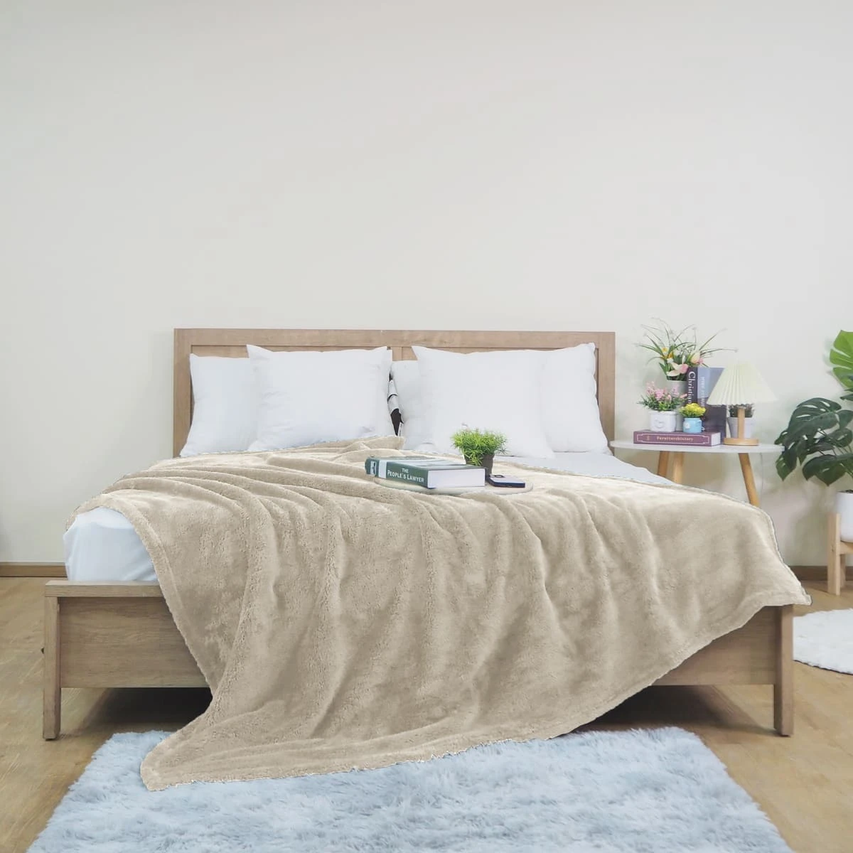 Ready-to-ship Wombat Plush Blanket (Oat Beige)