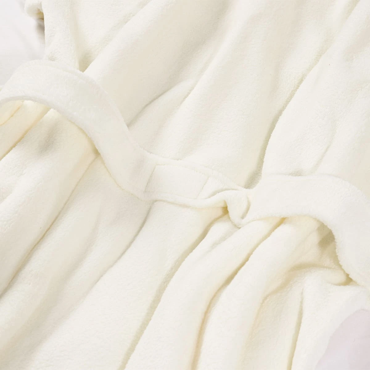 Solid Color Flannel Bathrobe (Cream)