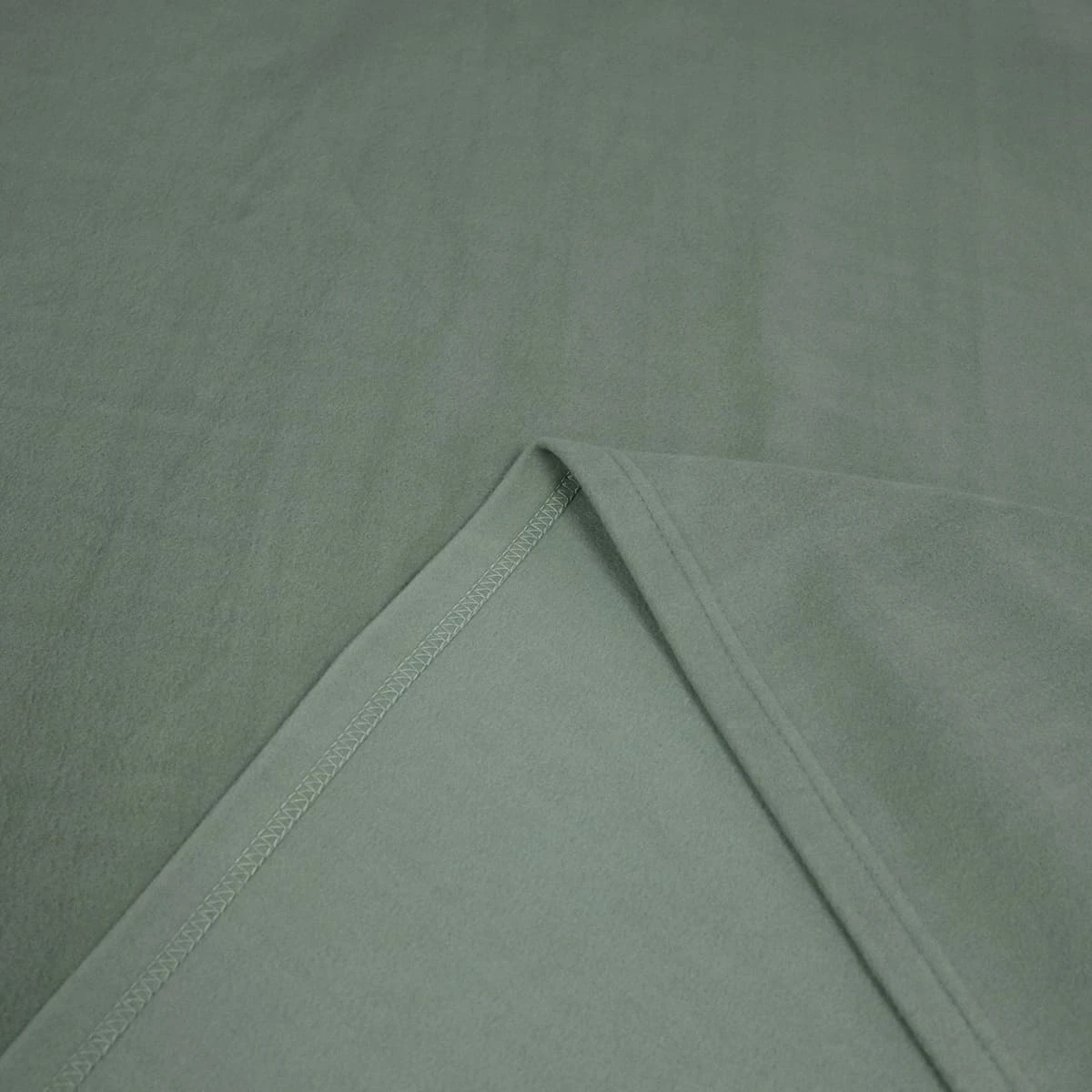 Solid Color Fleece Blanket (Green) - Foldover Edging